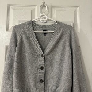 GAP Women's Light Gray Cardigan Sweater